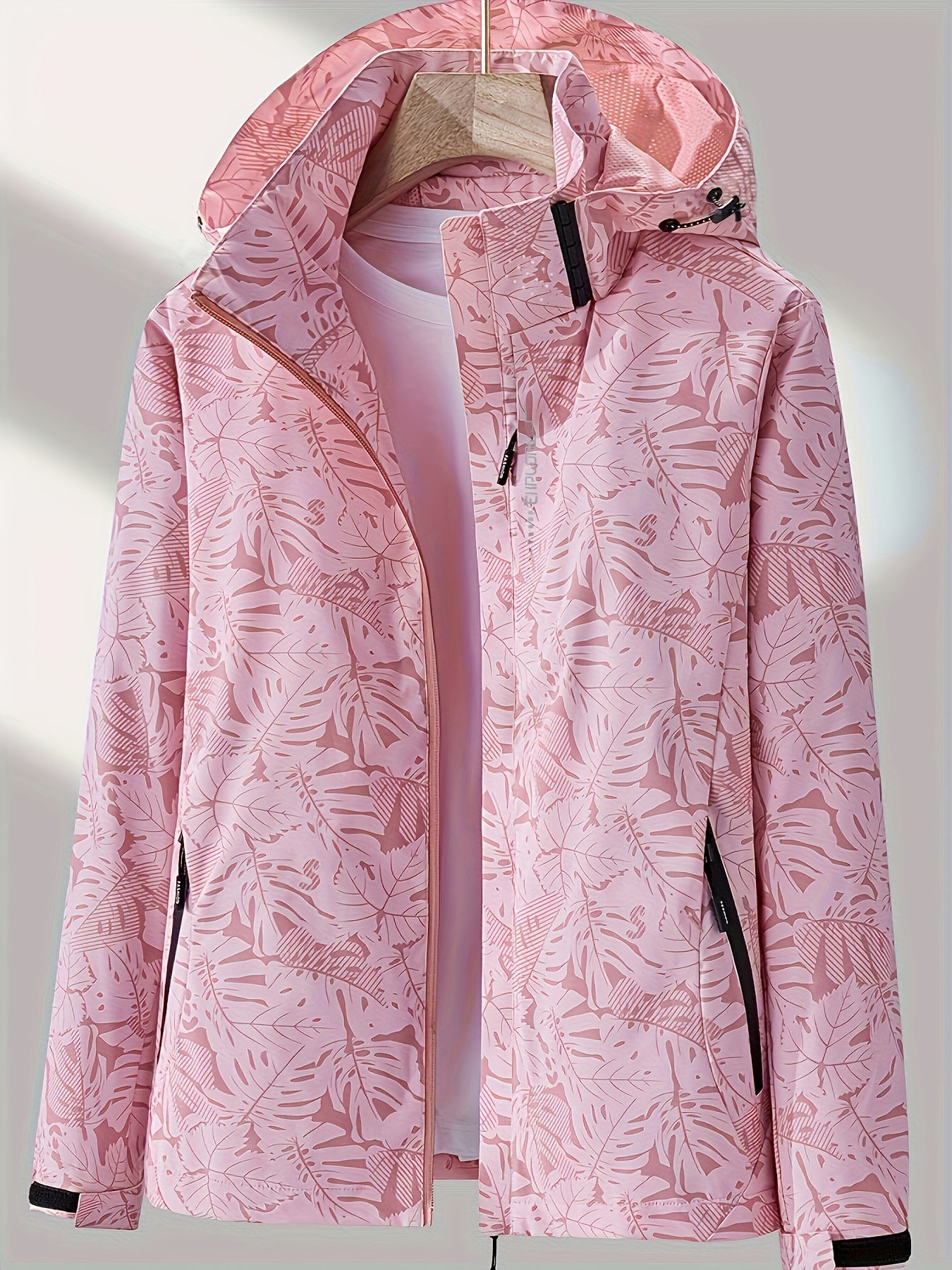 Women's Camouflage Outdoor Jacket: Windproof & Rainproof With Removable Hood - Perfect For Outdoor Adventures!