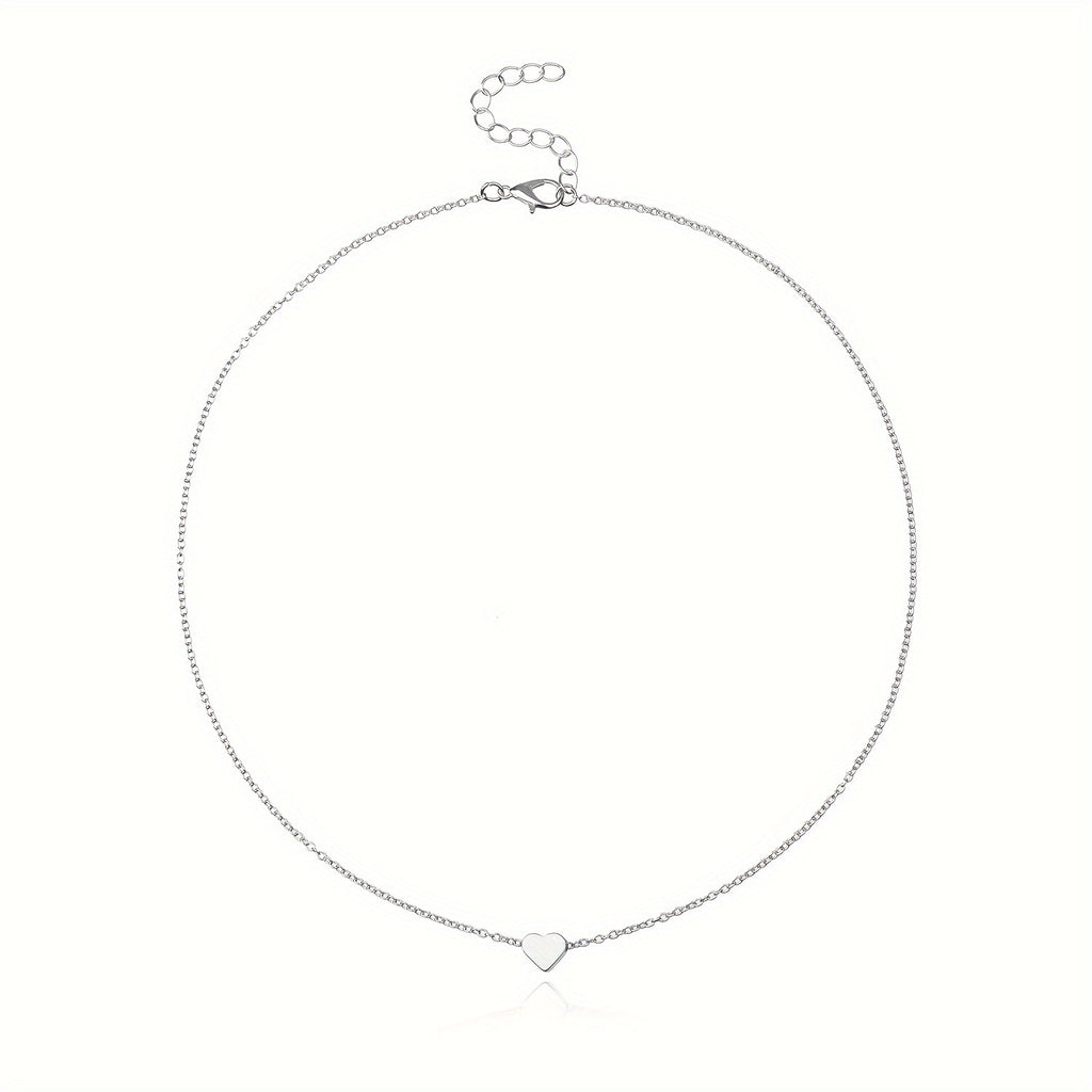 A Simple And Delicate Golden Heart Pendant Necklace That Goes Well With Everything.