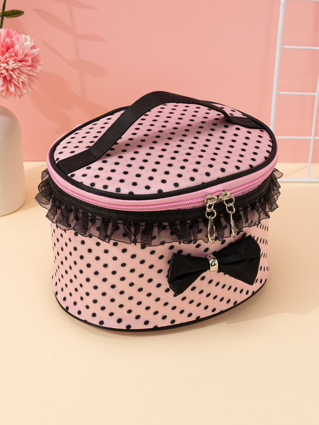 Stylish And Spacious Cosmetic Bag With Zipper And Dot Print - Perfect For Travel And Makeup Organization