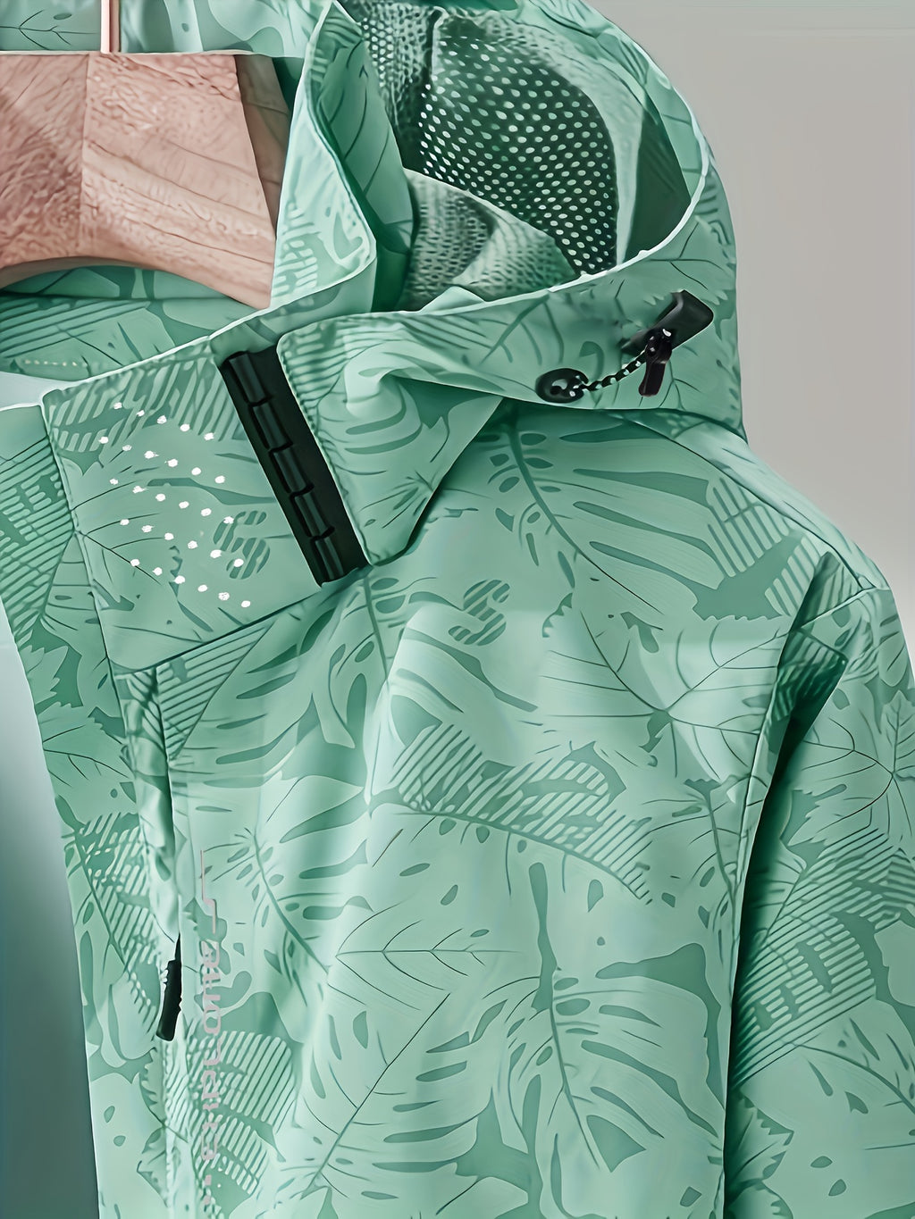 Women's Camouflage Outdoor Jacket: Windproof & Rainproof With Removable Hood - Perfect For Outdoor Adventures!