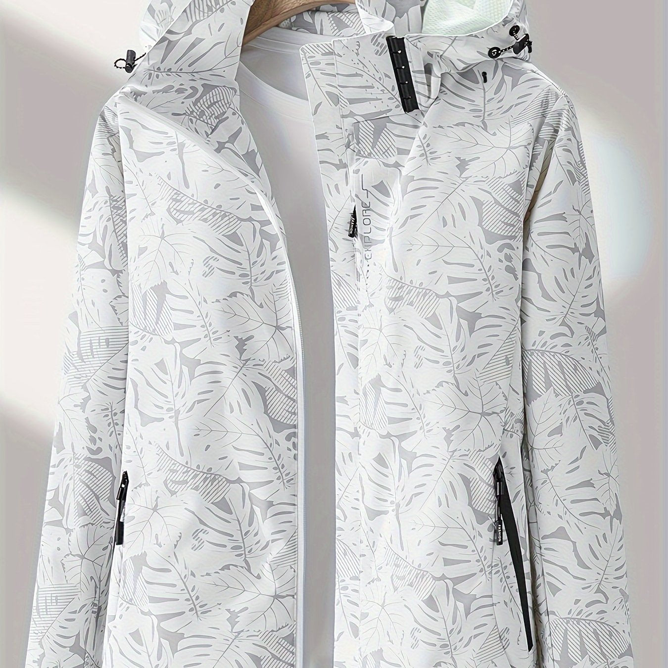 Women's Camouflage Outdoor Jacket: Windproof & Rainproof With Removable Hood - Perfect For Outdoor Adventures!