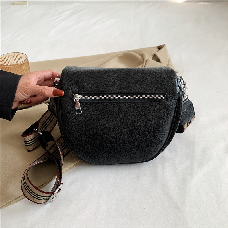 Black Synthetic Leather Crossbody Bag with Adjustable Striped Strap - Large Capacity Shoulder Messenger Bag for Women, Zipper Closure, Polyester Lining, Versatile Solid Color Design