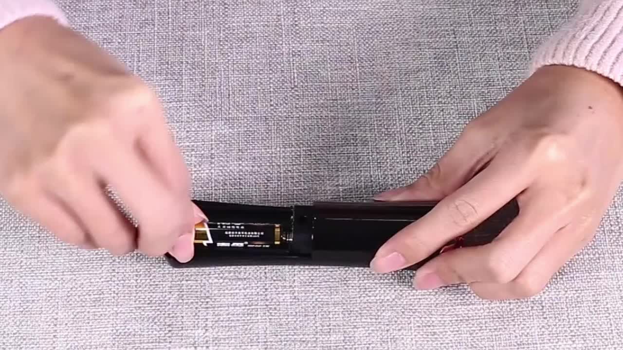 QuickClean Battery-Operated Makeup Brush Cleaner - Efficient Residue Removal, Adjustable Speeds, With Drying Function, Perfect for Home and Travel Use