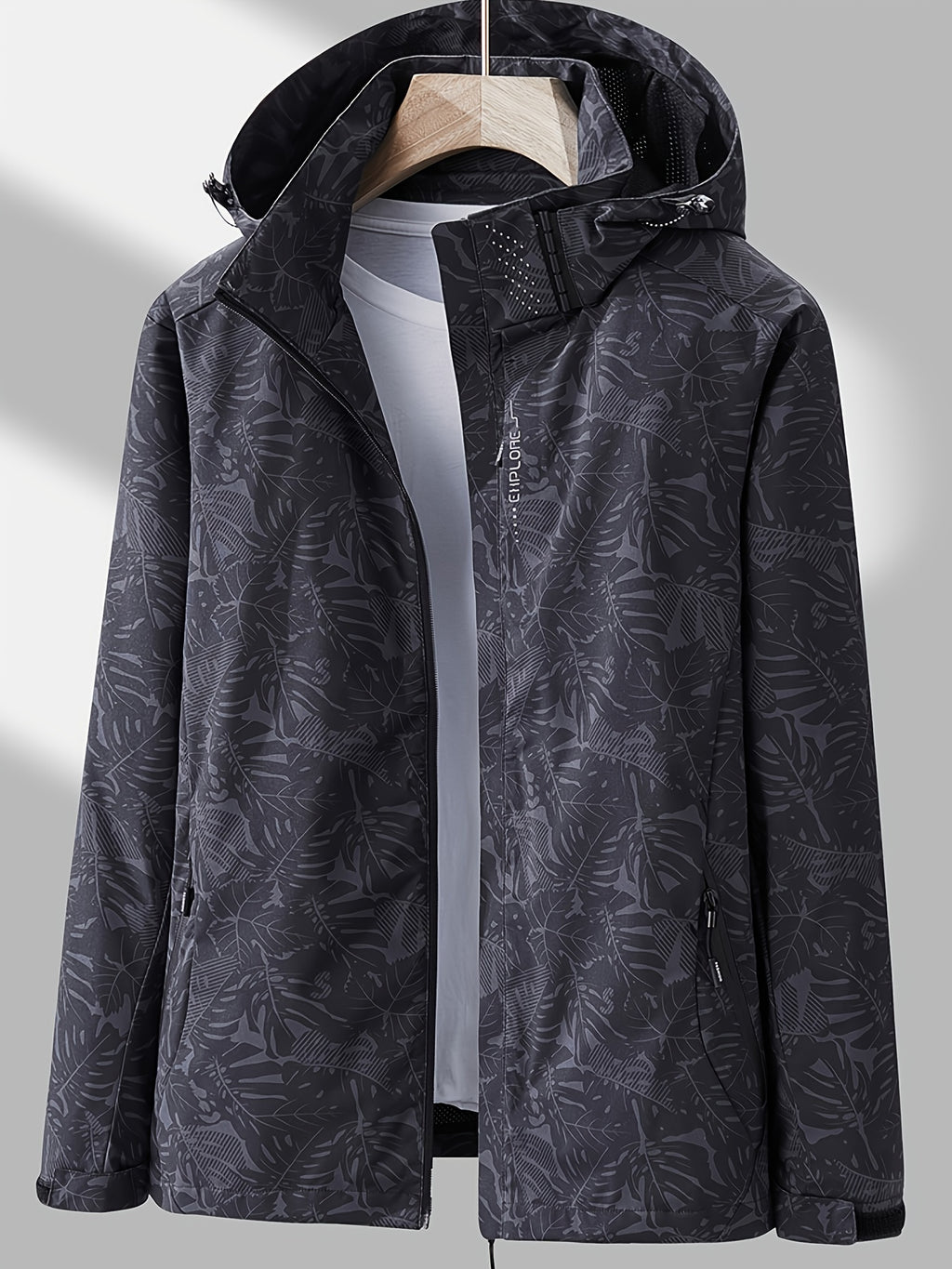 Women's Camouflage Outdoor Jacket: Windproof & Rainproof With Removable Hood - Perfect For Outdoor Adventures!