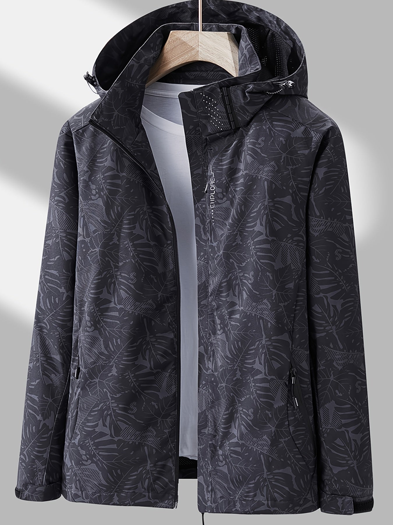 Women's Camouflage Outdoor Jacket: Windproof & Rainproof With Removable Hood - Perfect For Outdoor Adventures!