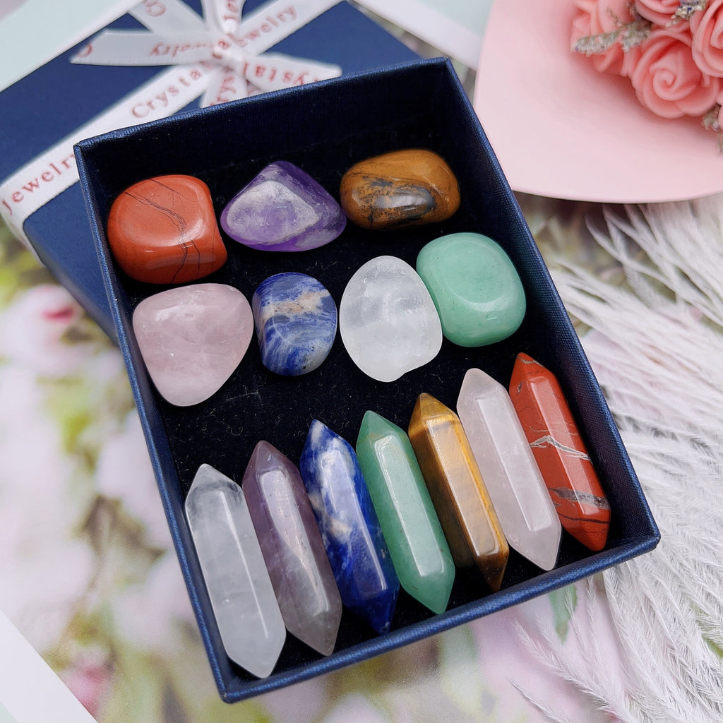 14-Piece Natural Quartz Mineral Ornament Set - Unique Combination of 7 Exquisite Decorations for Home Decor and Christmas Gift - Authentic, Elevating, and Thoughtful