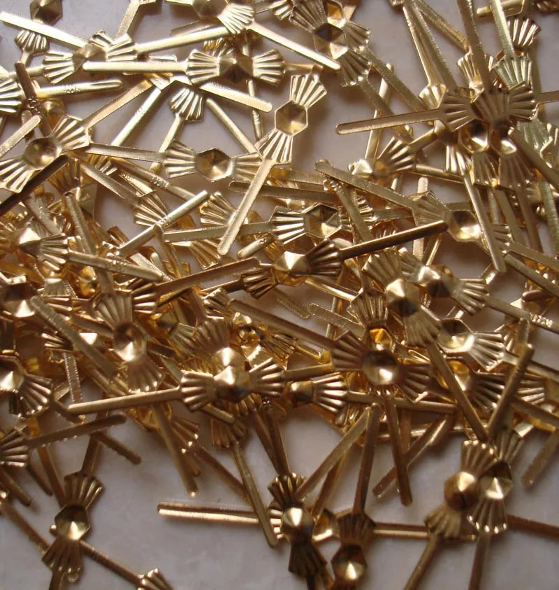 Best Price 100pcs Gold Bowtie Pins Connectors Crystal Prisms Of Chandelier Lamp Parts Metal Hooks Accessories for Glass Pendants