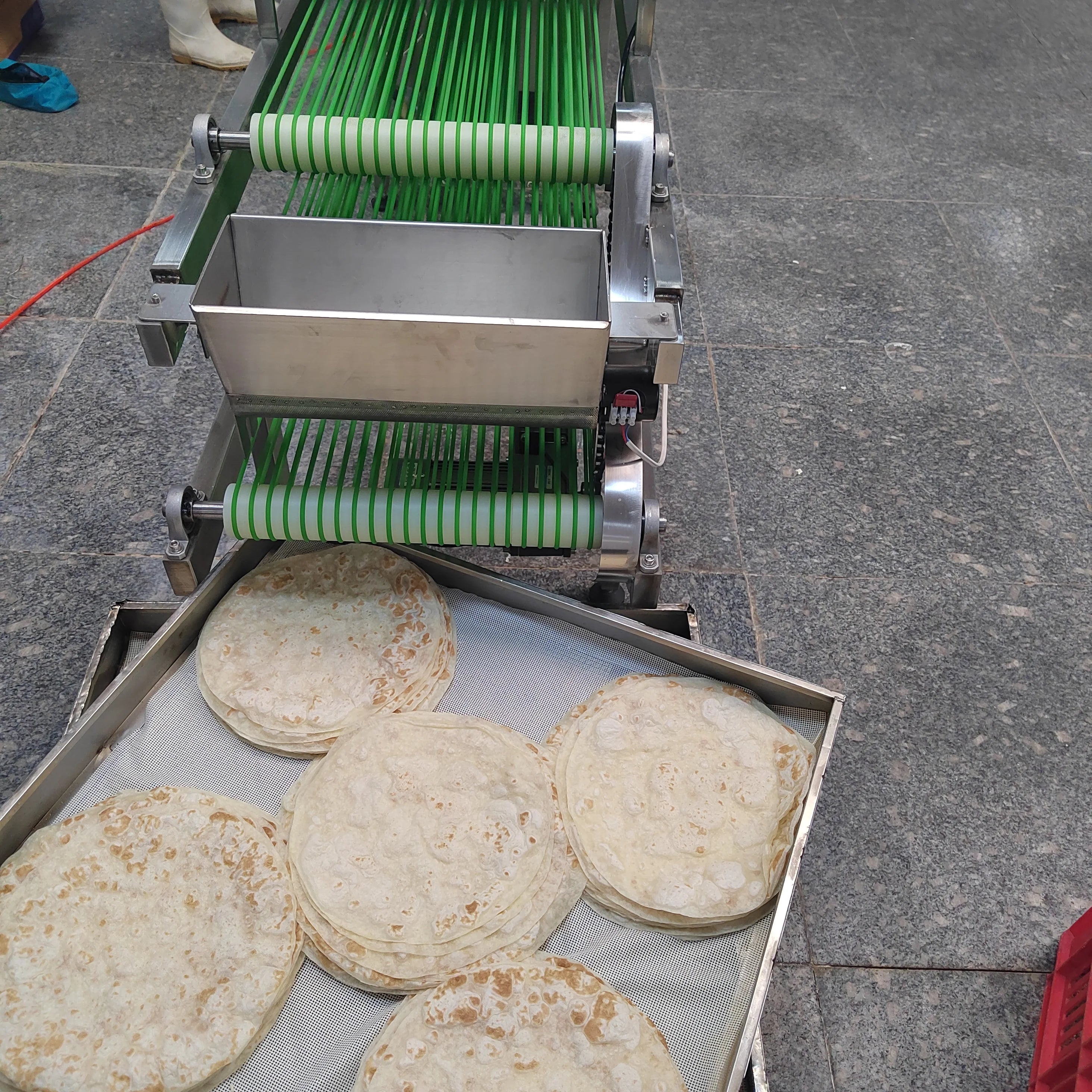 600 Sheets Per Hour Electric Arabic Bread Machine / Syrian Flat Bread Arabic Rolls Pita Bread Machine