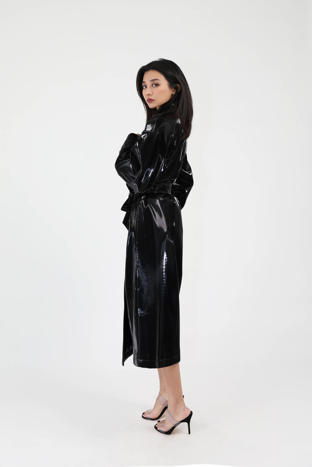 Lautaro Spring Autumn Long Shiny Reflective Patent Leather Trench Coat for Women Sashes Luxury Designer Runway European Fashion