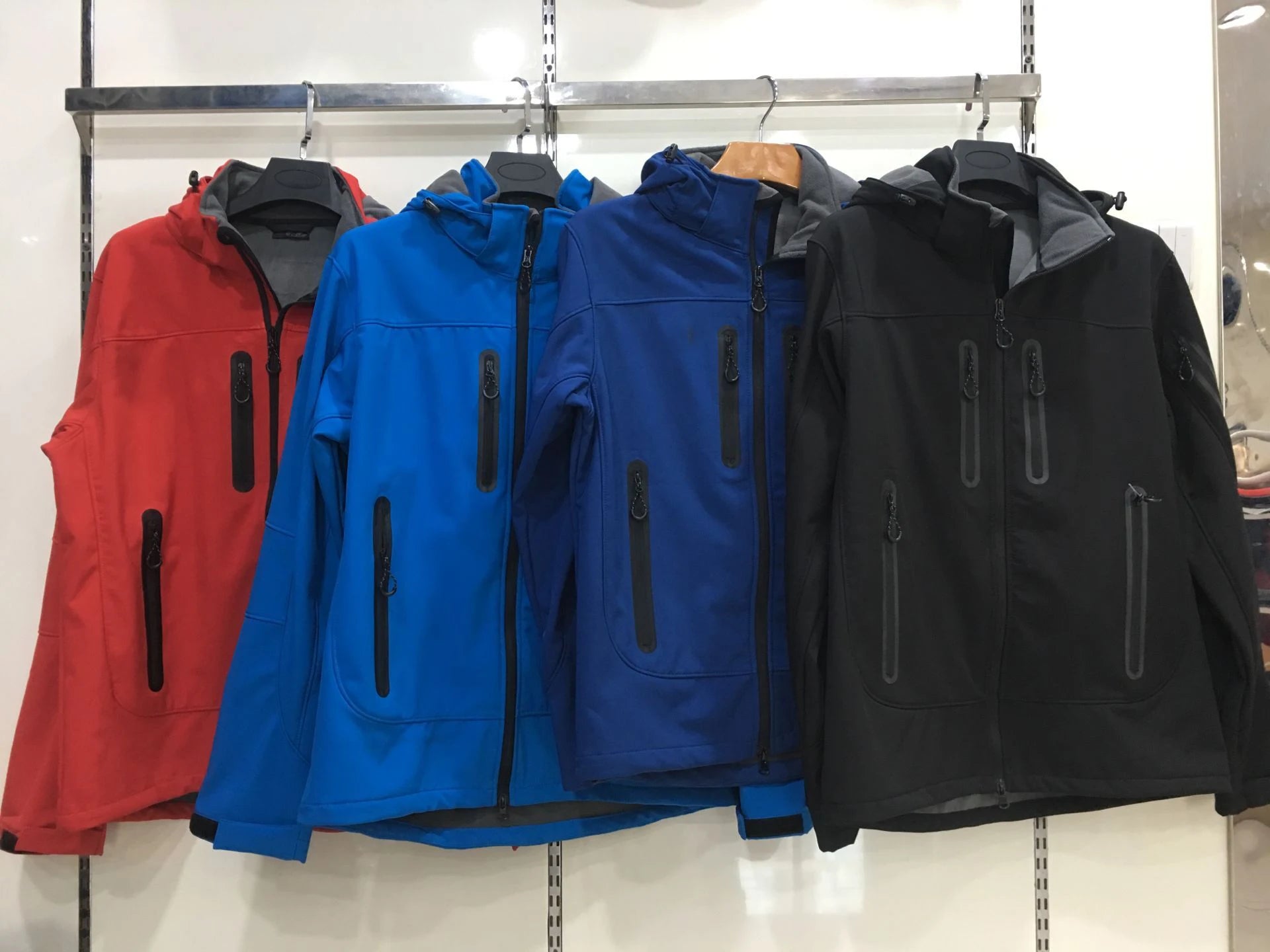 Custom Print New Softshell Jacket Men Waterproof Fleece Thermal Outdoor Hooded Hiking Coat Ski Trekking Camping Hoodie Clothing