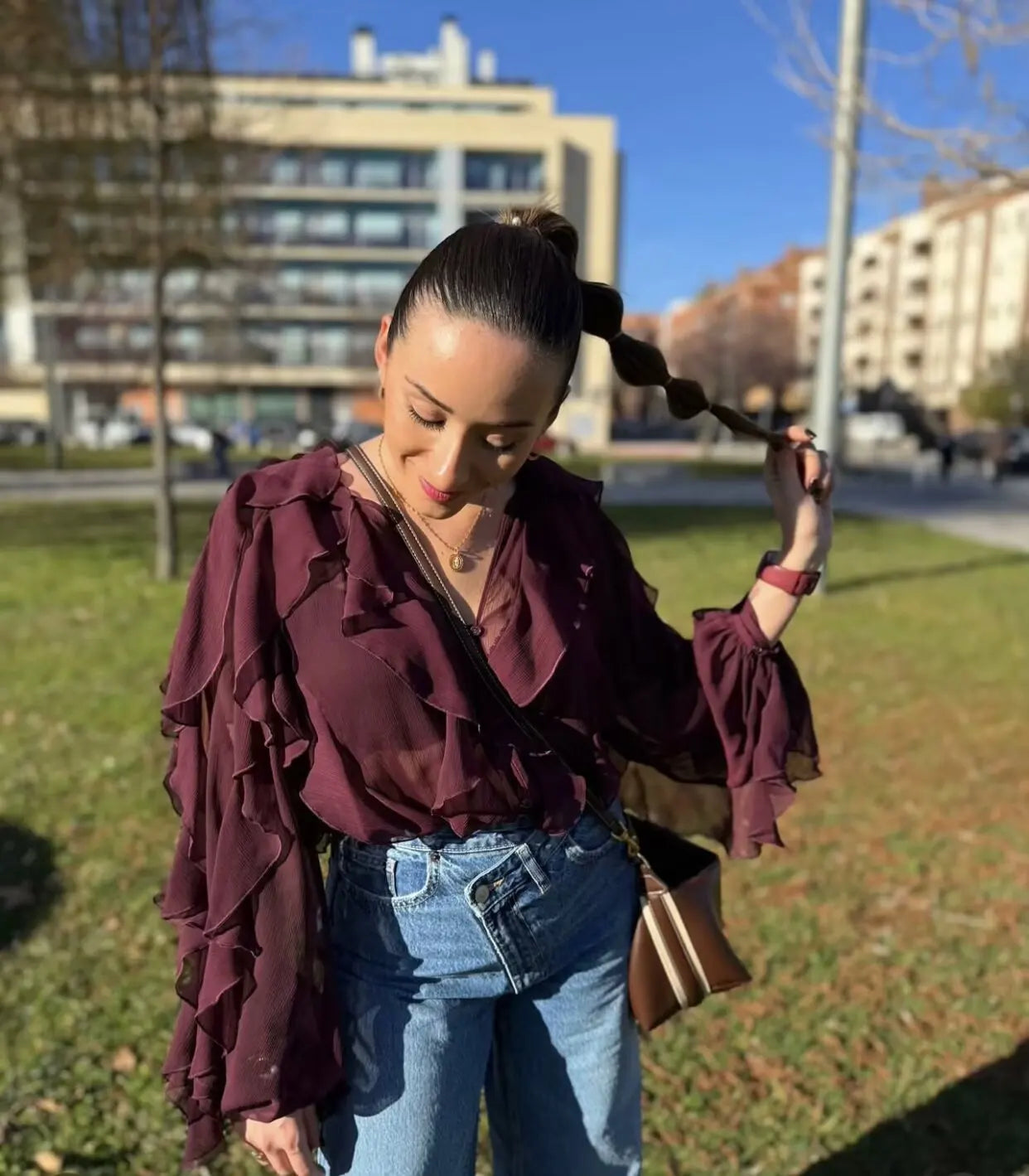 Women's clothing 2025 European new fashion design and ruffled layered decorative V-neck shirt