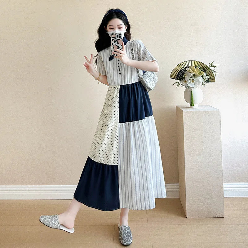 Umstandsmode Sommer 2025: Modisches Kleid, das Persönlichkeit und Temperament unterstreicht, schlank macht und jünger aussehen lässt.