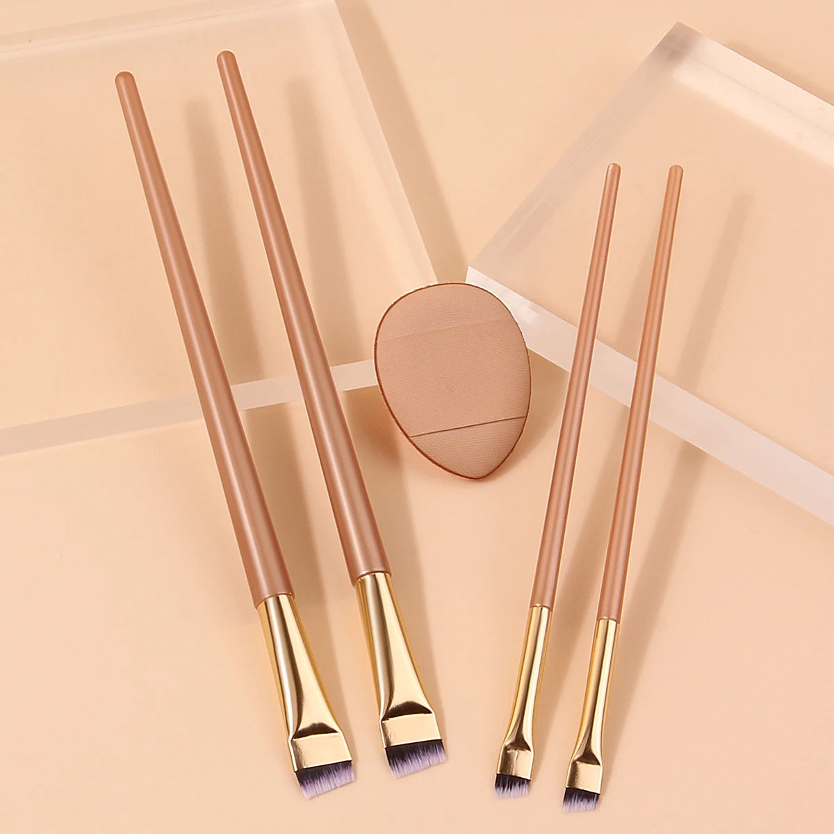 Makeup brush set: ultra-fine eyeliner brush + slanting eyebrow brush + under-eyelid to under-eye brush with mini powder puff