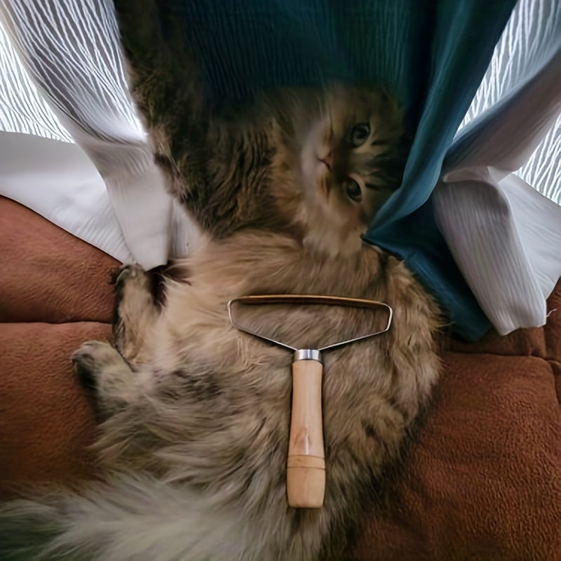 Effective Pet Hair Remover Brush For Cats And Dogs - Gently Shaves Wool And Cleans Fur For A Neat And Tidy Home