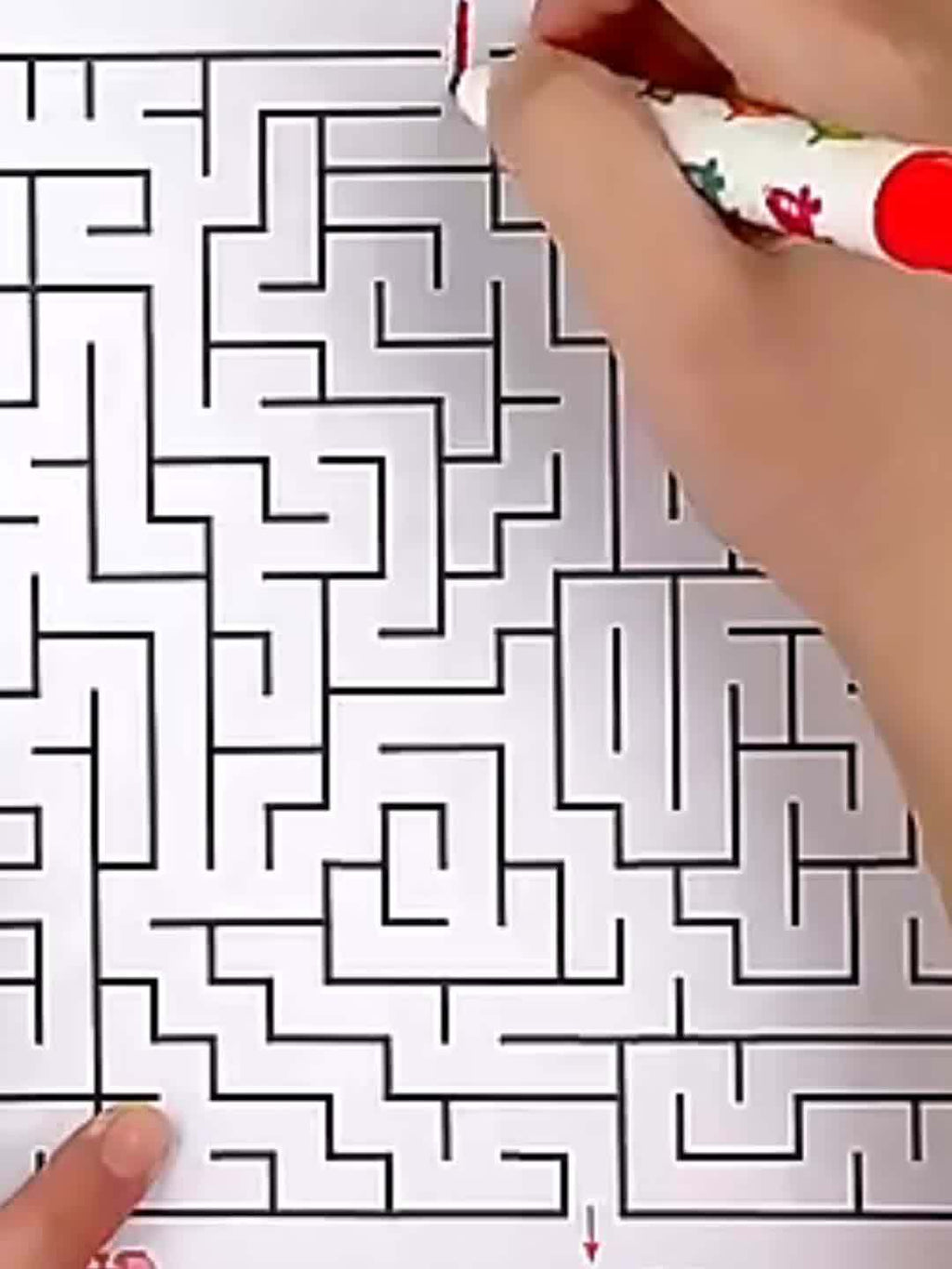 192 Patterns Concentration Maze Training Book, Student Thinking Development Attention Game Puzzle Intelligence Development Toy, Maze Game Book, As Holiday, Halloween, Christmas Gift